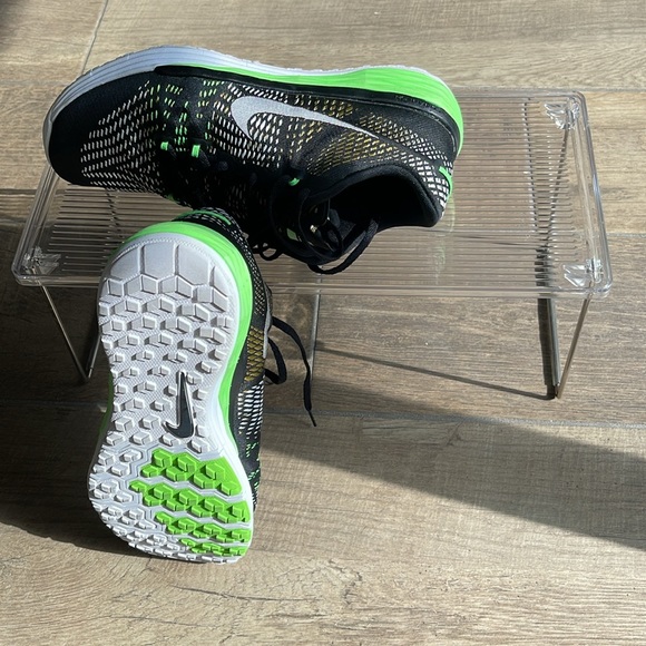 Nike Lunar Caldra Shoes - Picture 3 of 3